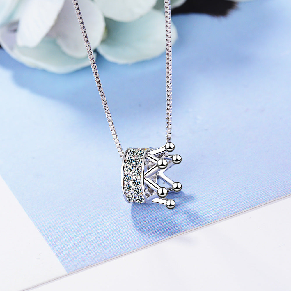 Women's fashion queen style diamond crown necklace
